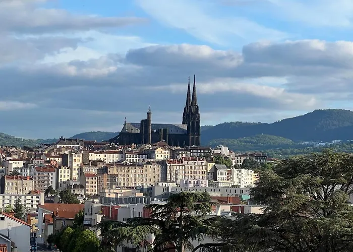 Un Havre De Paix En Plein Coeur De Pres Chu 아파트 *